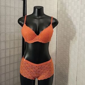 BRAND NEW KISS & TELL INTIMATES BY PANTY & BRAD LACE SET